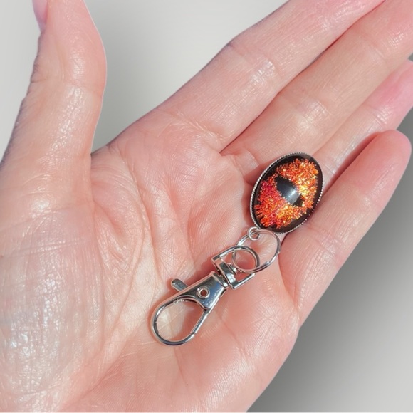 𝑯𝒂𝒏𝒅𝒎𝒂𝒅𝒆 Orange/Red Dragon Eye Keychain w/Gift Bag - Picture 8 of 9